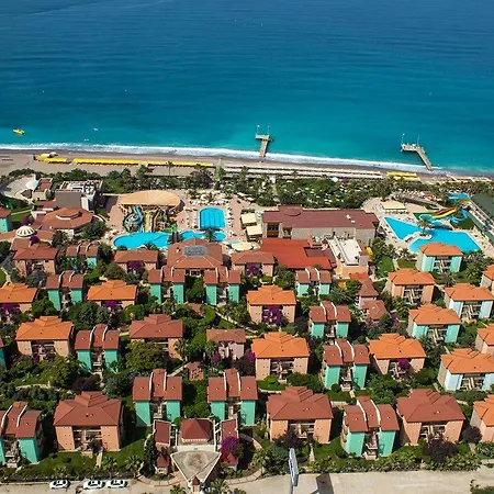 אתר נופש Gypsophila Village אלאניה
